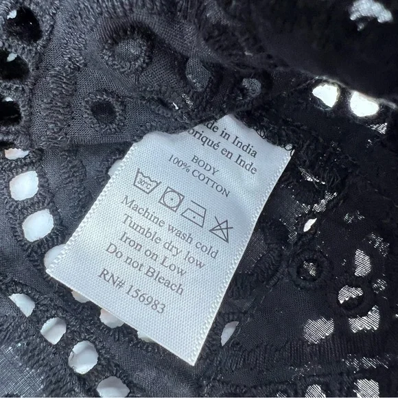 Evereve Elsie Eyelet Tie Front Blouse black sz XS - Picture 8 of 9